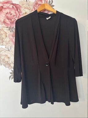 Wrapper Black Single-Button V-Neck Knit Blouse